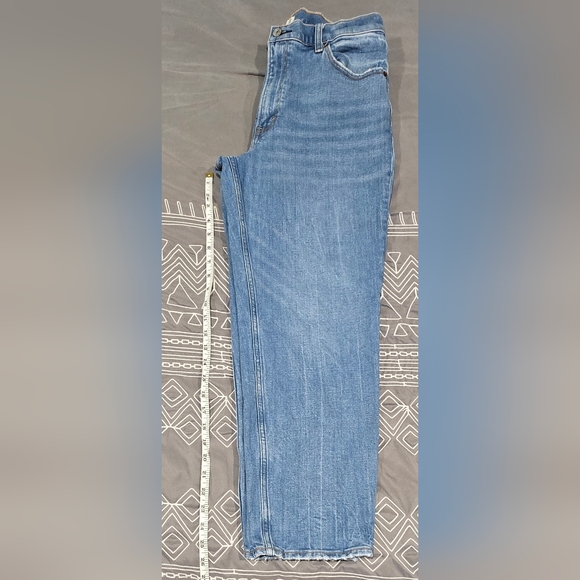 Abercrombie The Mom High Rise Jean Size 10/30 - Picture 3 of 7